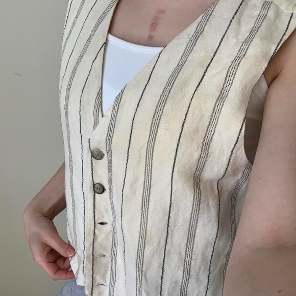 Tristan & Iseut Vintage Vest - Picture 2 of 6